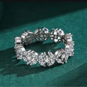 14k White Gold Plated Over 925 Sterling Silver 🍀 Band Ring